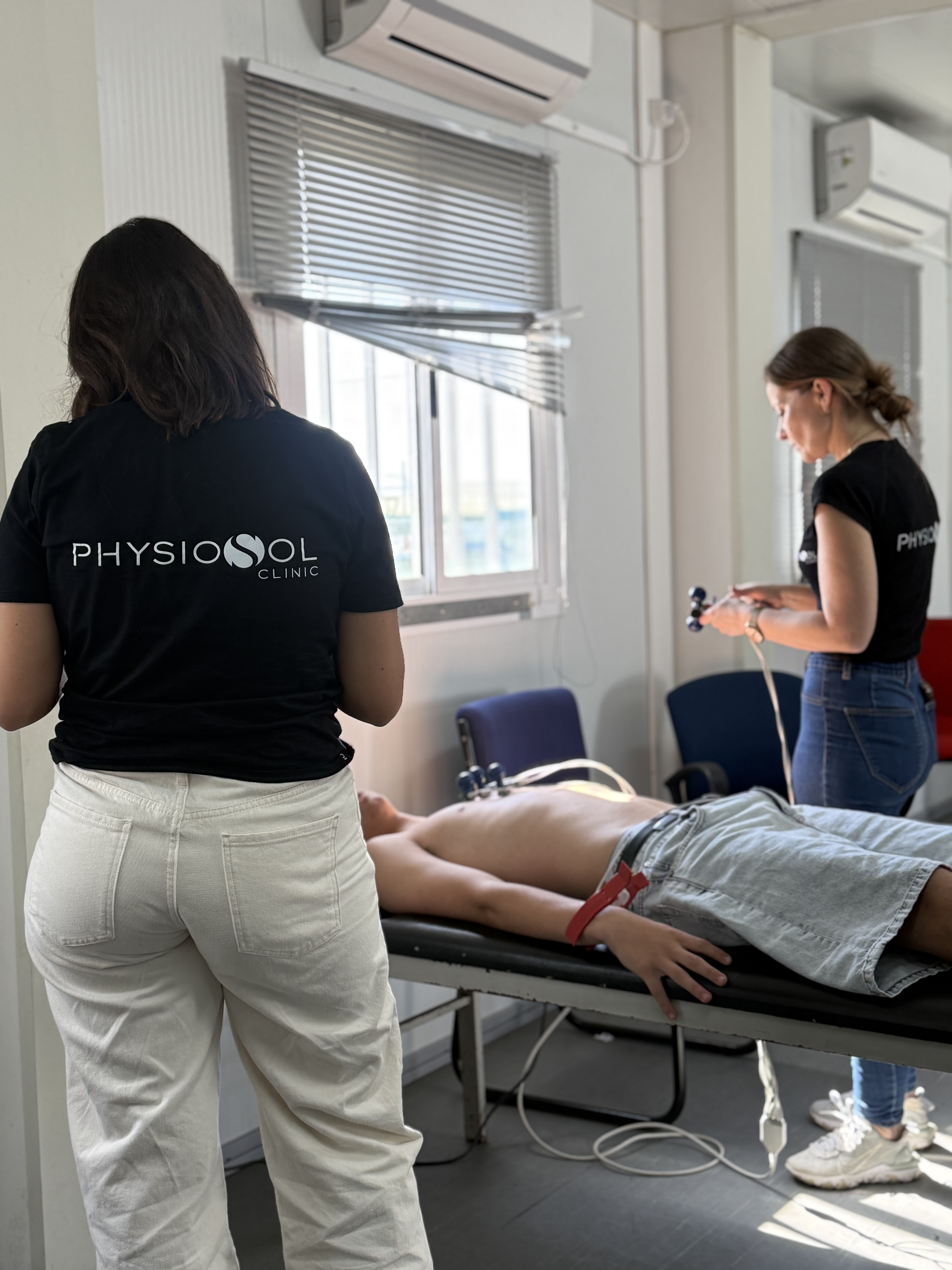 Equipa PhysioSol a realizar um exame médico desportivo